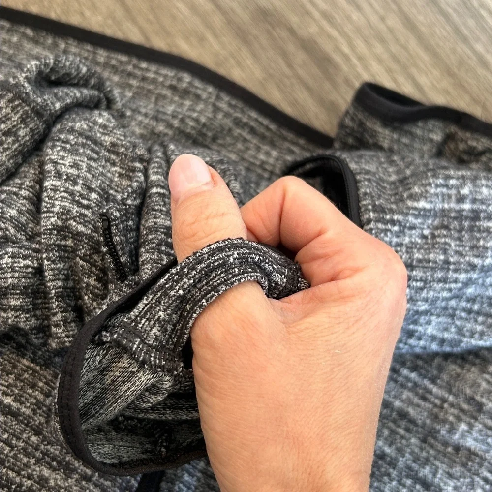 Lululemon Heathered Gray Hooded Full Zip Jacket Thumbholes Size L